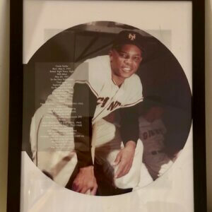 willie Mays photo with career stats