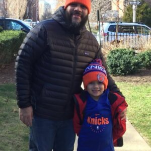 NY KNICKS FAN PHOTO sent to ny sports shop